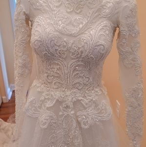 Long Sleeve fully lined wedding dress